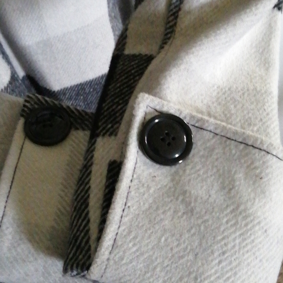 Black and white peacoat - Picture 5 of 8